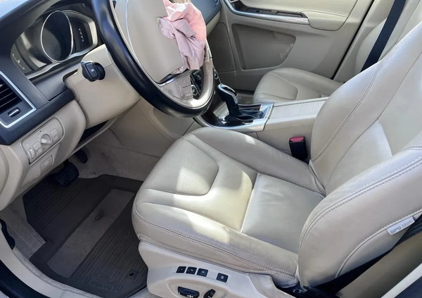 Volvo XC 60 cena 34000 przebieg: 135099, rok produkcji 2015 z Nowy Staw małe 154